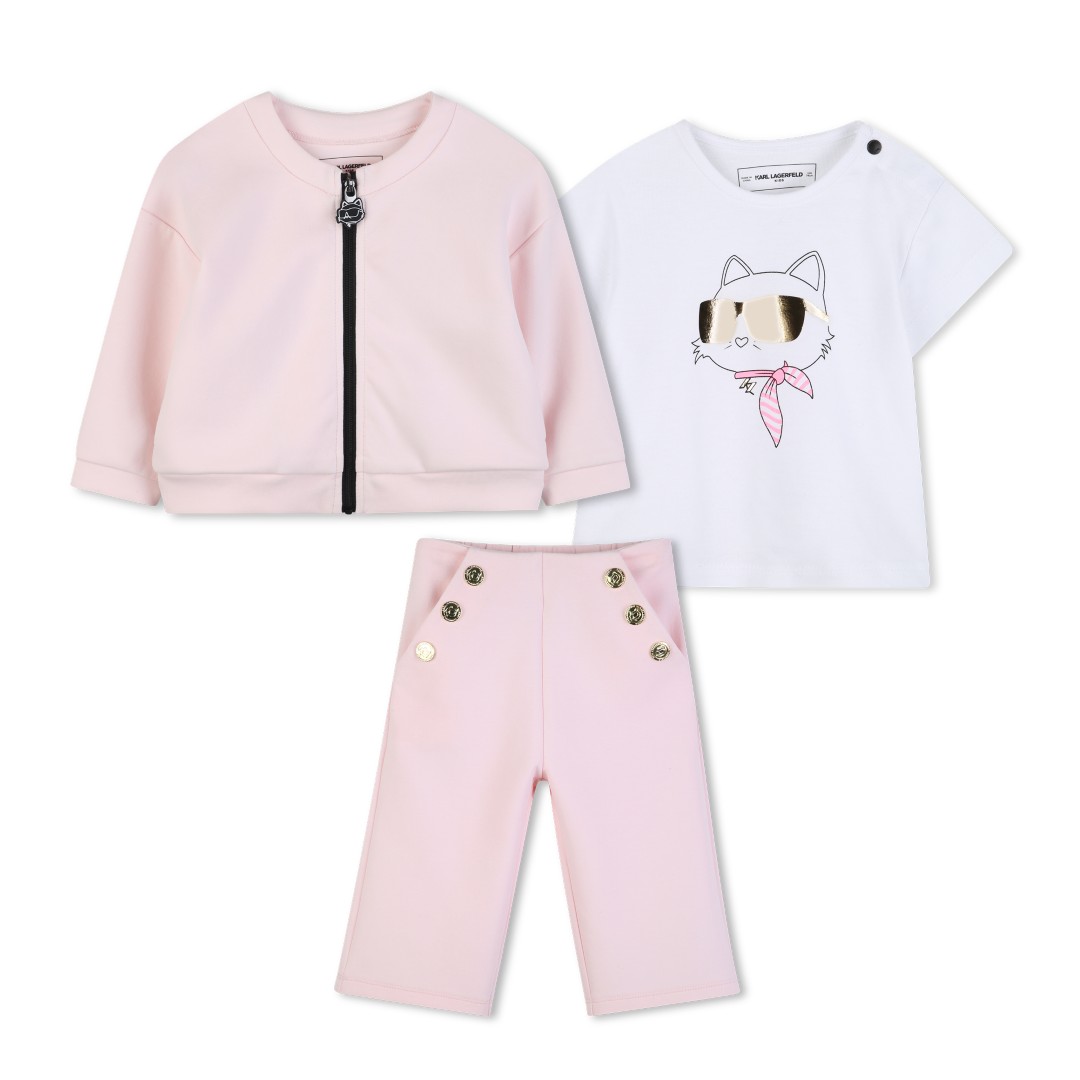 Ensemble jogging et tee-shirt