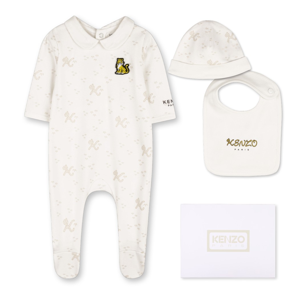Ensemble pyjama, bonnet et bavoir