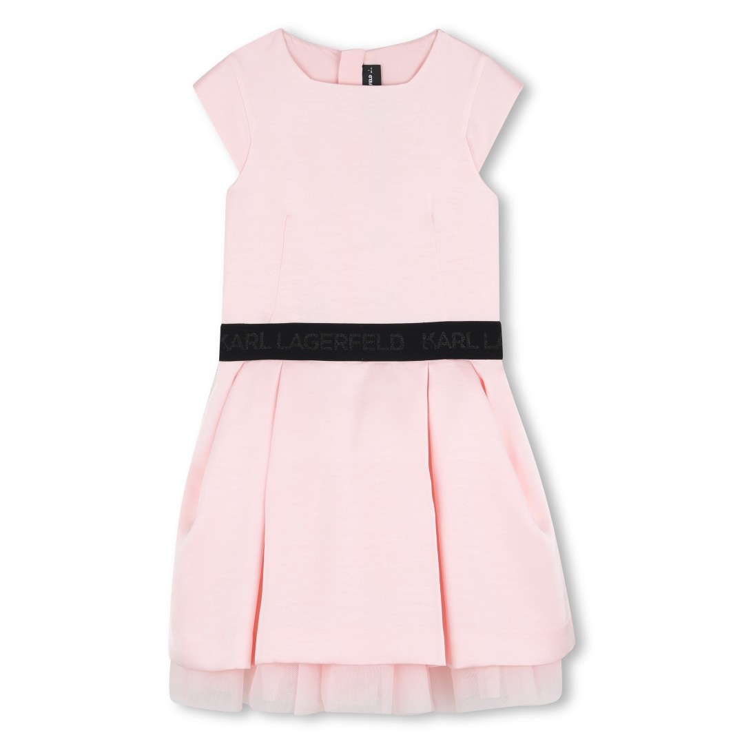 Robe en satin et résille